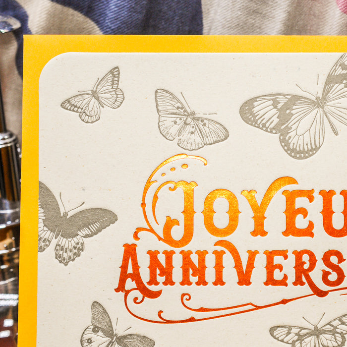 Carte Letterpress Papillons Joyeux Anniversaire, orange (avec enveloppe)